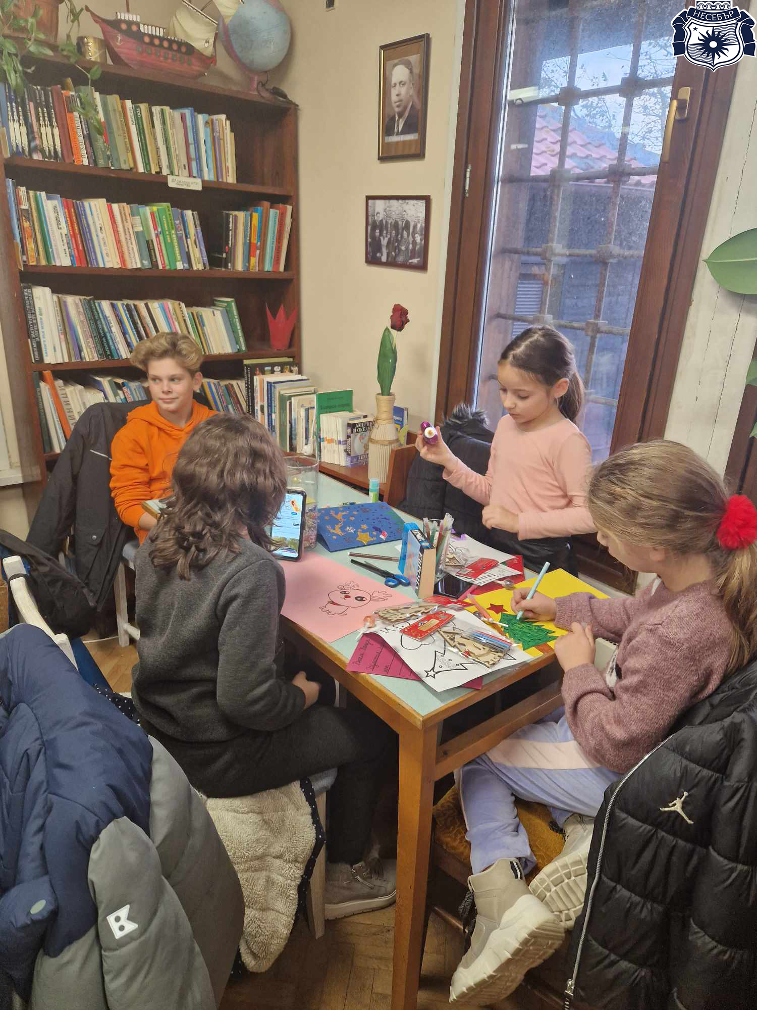 Библиотека стефан %d0%ba%d0%be%d0%bb%d0%b5%d0%b4%d0%bd%d0%b0 %d1%80%d0%b0%d0%b1%d0%be%d1%82%d0%b8%d0%bb%d0%bd%d0%b8%d1%86%d0%b0 2026 новините от българия в навечерието на големия християнски празник рождество христово  ученици от су ”любен каравелов” гостуваха в... В библиотека  „стефан владков“  се състоя коледна работилница за деца 2026 българия новините balgarianovinite. Com 2023-12-22 13:10:01 библиотека стефан в библиотека  „стефан владков“  се състоя коледна работилница за деца 2026 информационна агенция за разследваща журналистика и разследващ репортаж бургас, българия
